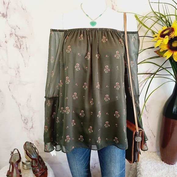 White house black market off shoulder layered print top - Picture 7 of 11